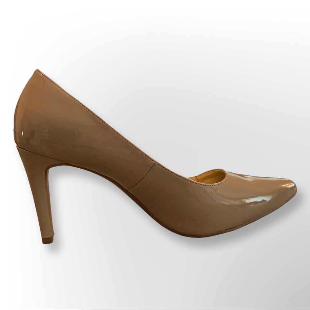 New In Box, Size 9W, Natural/Tan Bandolino Heels. - Picture 8 of 8